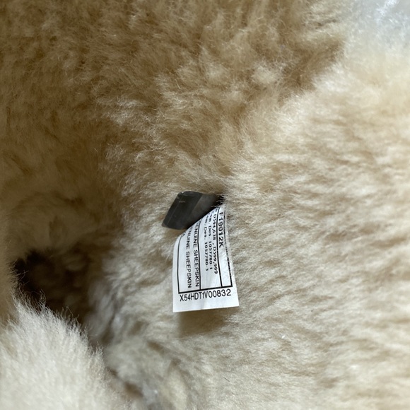 UGG Australia Womens 7 Bailey I Do Winter Snow Boots Ivory Sheepskin Crystal - Picture 8 of 9